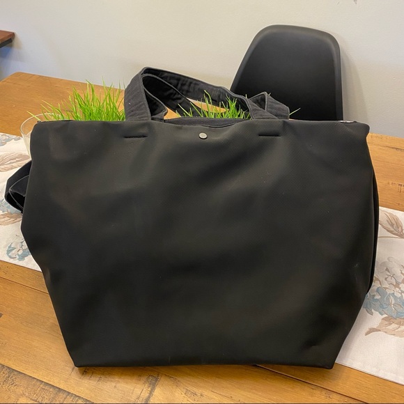 dl+Activ Handbags - dl+Activ Black Fabric Gym Tote